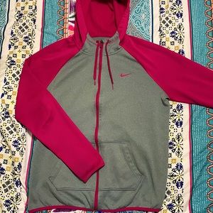 Nike Therma-Fit Hoodie size L
